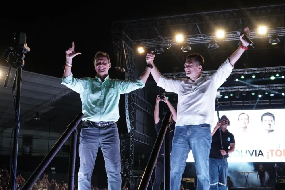 El precandidato Jorge Tuto Quiroga y Gary Añez, periodista deportivo, que le dio su respaldo. Foto: Facebook Gary Añez