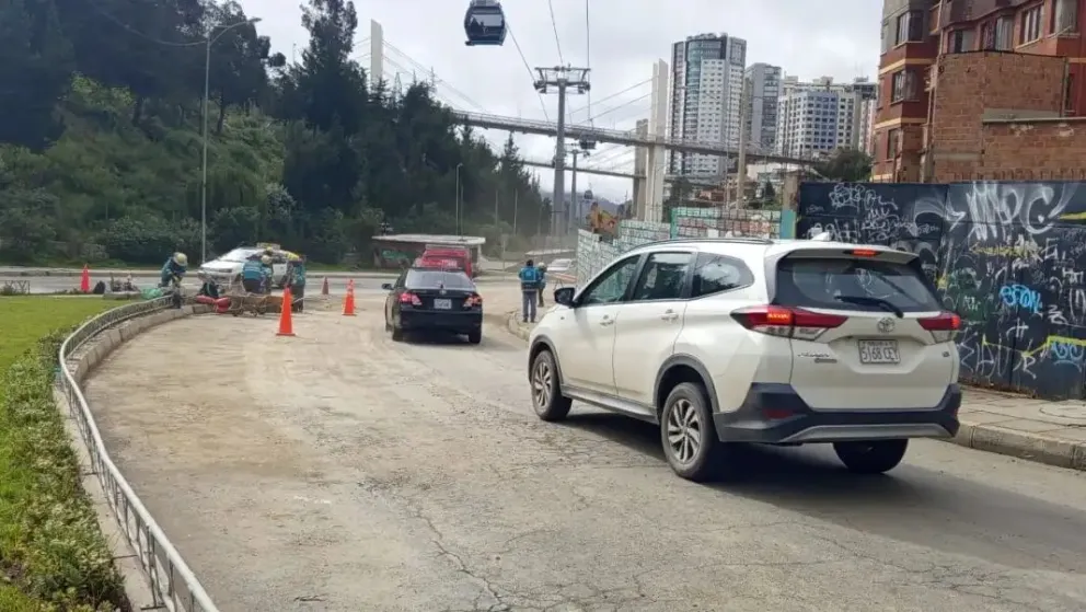 Los dos carriles de bajada de la avenida del Poeta ya habilitados. Foto: Amun