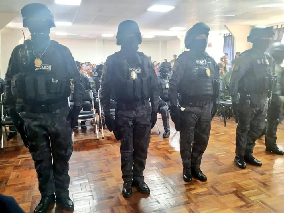Efectivos del DACI son investigados por el robo a un librecambista. Foto: Policía Boliviana.