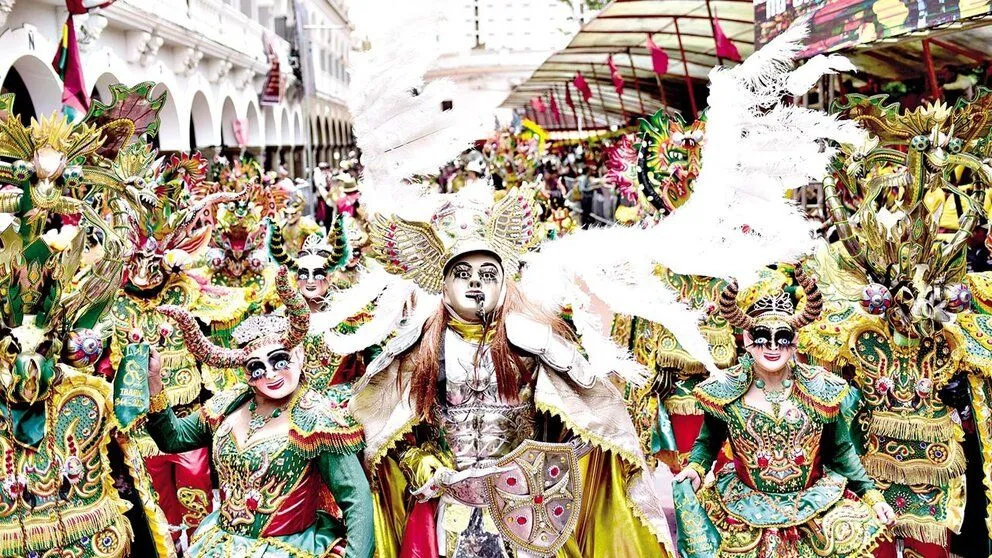 Una de las fraternidades que participaron  en el Carnaval de Oruro 2024.       Foto: APG