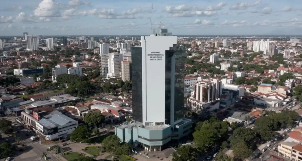 La fachada del edificio de Derechos Reales del departamento de Santa Cruz. Foto: ABI
