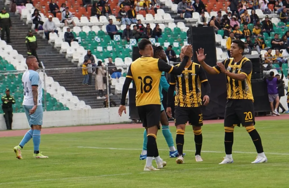 El festejo de los jugadores atigrados en el Siles. Foto: APG