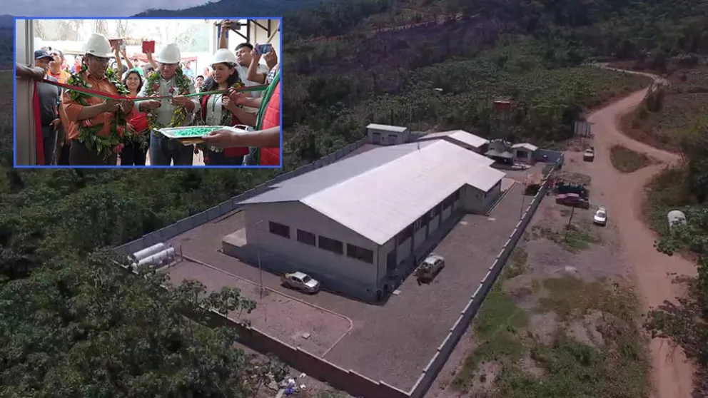 En recuadro, el entonces gobernador Félix Patzi, en la entrega del galpón (abajo) para la Planta Procesadora de Té en Mapiri. Foto: GADLP