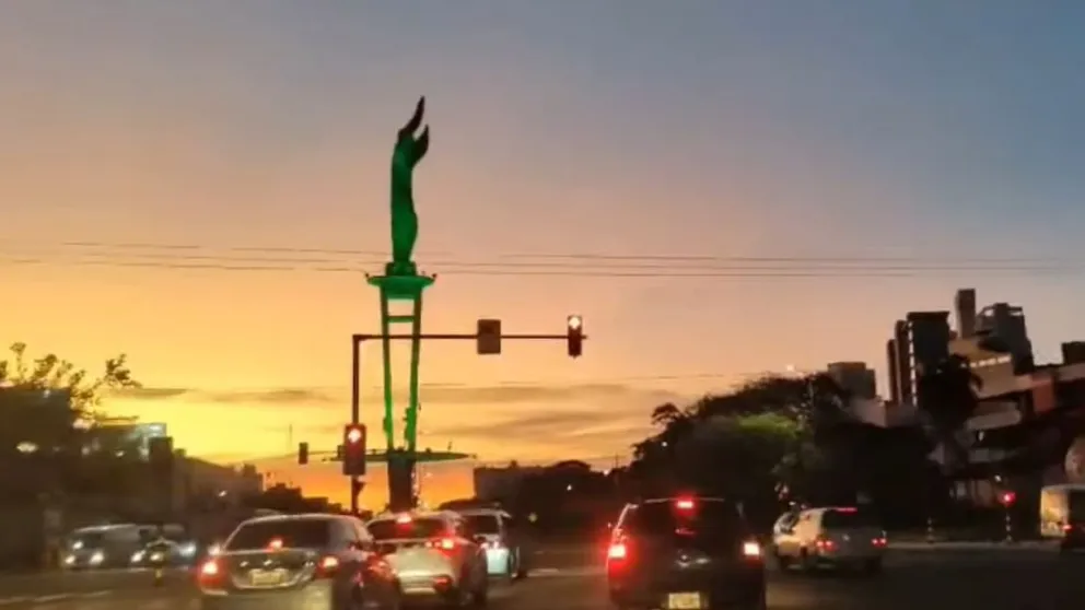 Un amanecer cálido en Santa Cruz. Foto: Captura de video