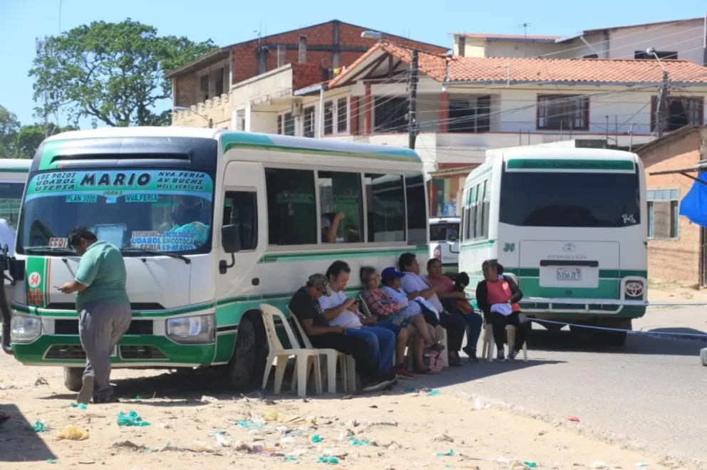 Una foto de las protestas de los micreros en Santa Cruz, la mañana de este lunes. Foto: APG