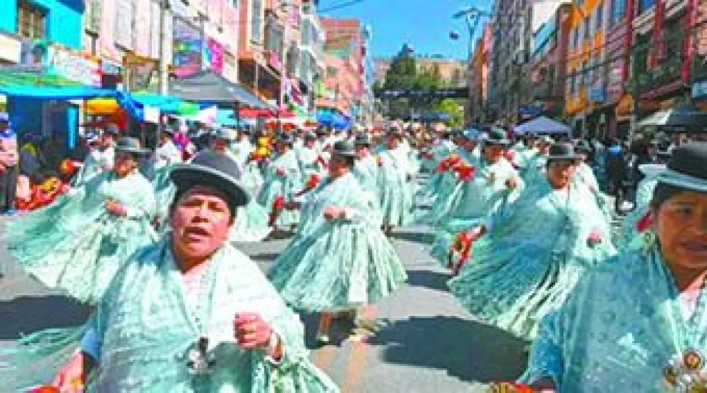 Fraternidad de morenada en El Gran Poder. FOTO: Jorge Soruco / Visión 360