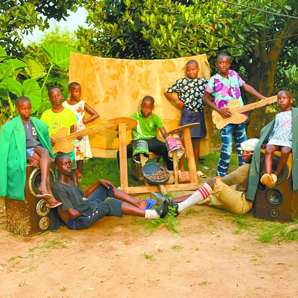 Fotografía de los artistas, con sus instrumentos, tomada de su cuenta de TikTok. 