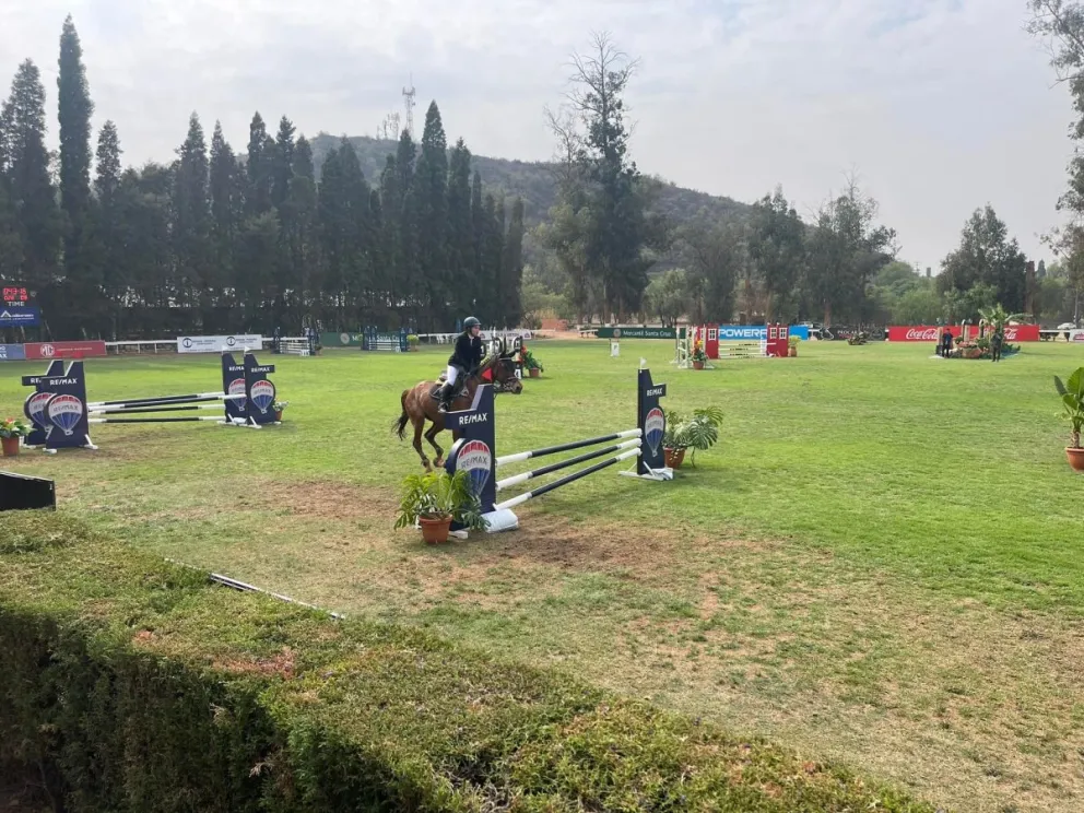 Una competencia pasada de salto. Foto: FBDE.