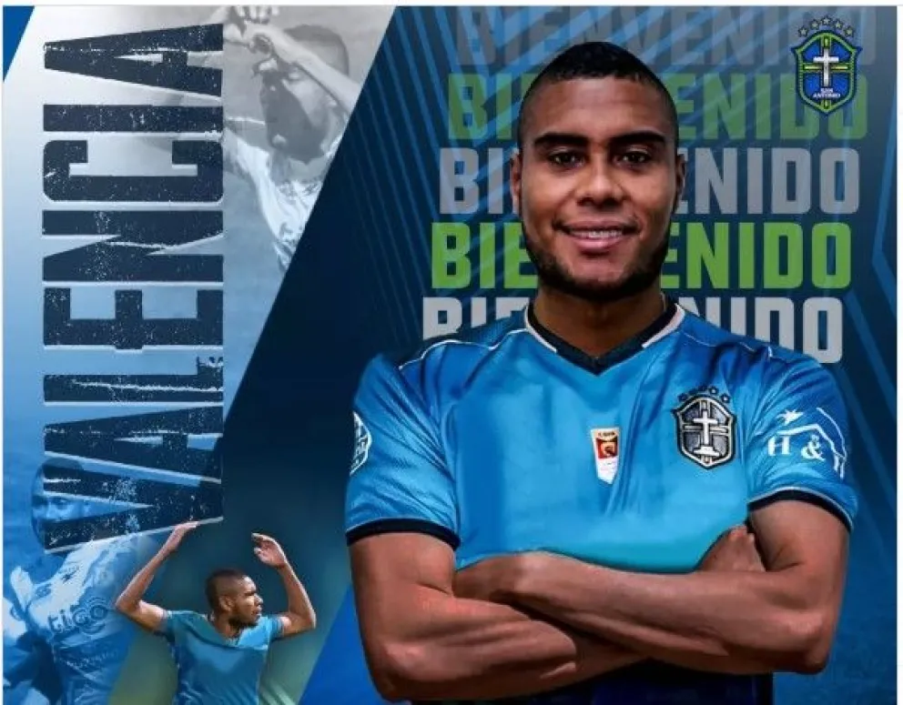 El arte con el que el jugador Valencia fue presentado en San Antonio en 2024. Foto: SA