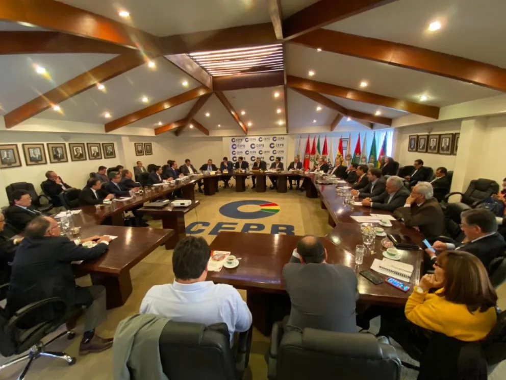 Los representantes de los empresarios del país. Foto: RRSS