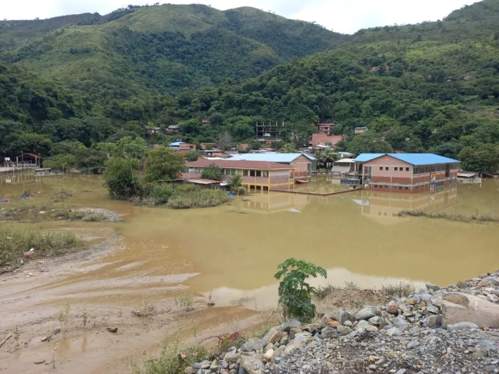 Una de las unidades educativas inundadas en el municipio de Tipuani, luego de la riada del domingo. Foto: Somos Tipuaneños