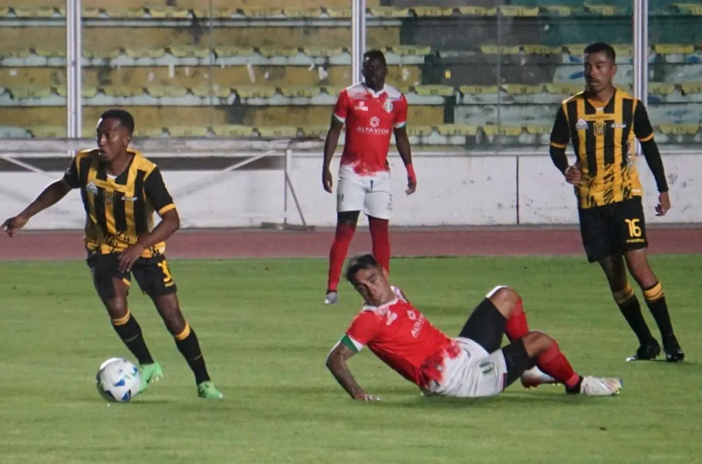 Incidencia del partido de preparación entre The Strongest y Real Tomayapo. Foto: APG