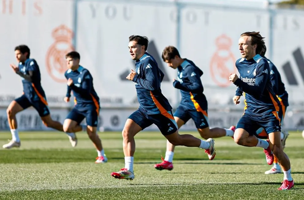 Jugadores del conjunto blanco en pleno entrenamiento. Foto: Real Madrid.