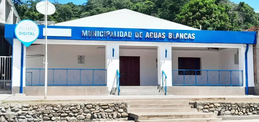 La fachada de las oficinas de la municipalidad de Aguas Blancas. Foto: Facebook Municipalidad de Aguas Blancas