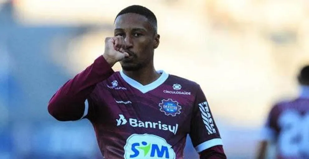 El brasileño Gustavinho firmó en 2023 un contrato con Wilstermann mediante WhastApp. 