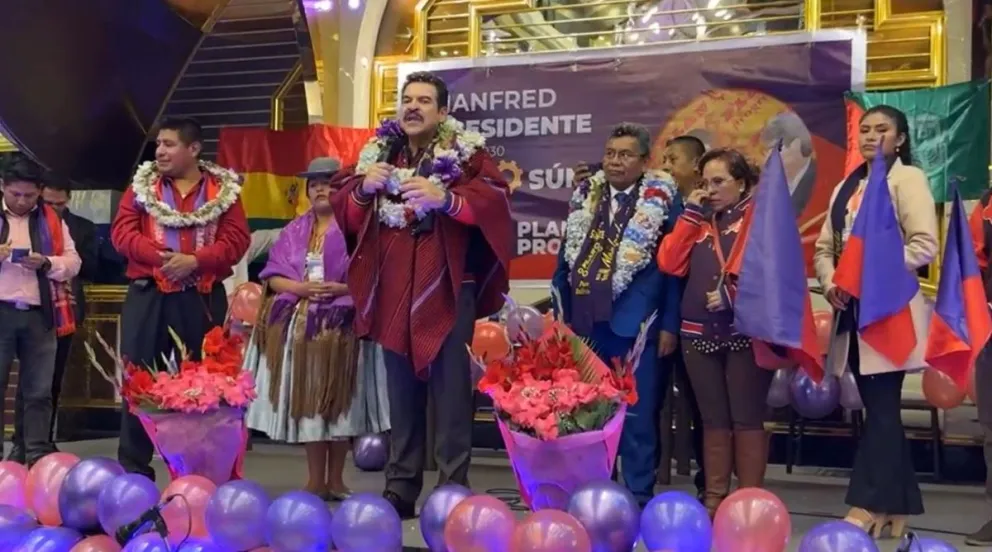 Manfred Reyes Villa en la ciudad de El Alto es proclamado candidato a presidente. Foto: captura