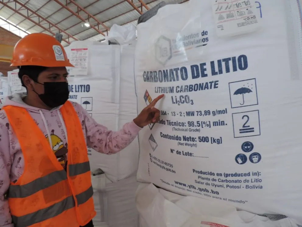 Producción de carbonato de litio de YLB. Foto. Abi
