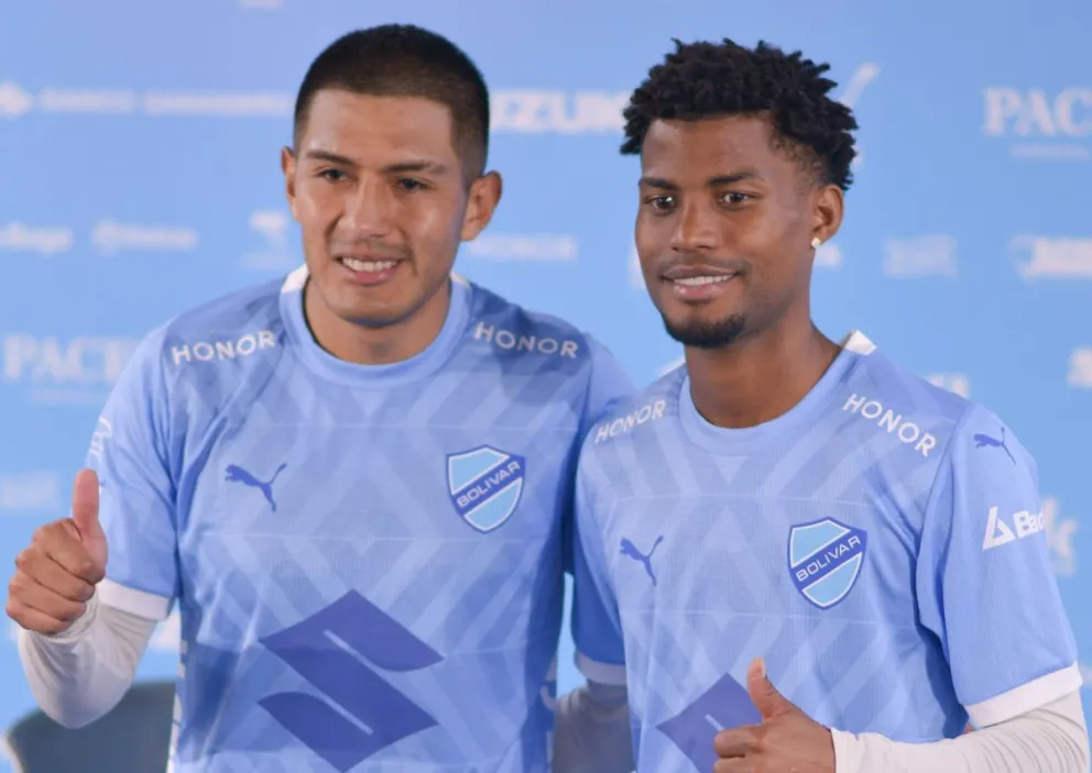 Erwin Saavedra y Dorny Romero en el acto de presentación en la zona de Ananta. Foto: Agencia Marka Registrada