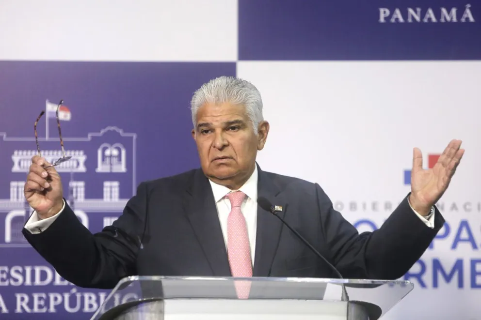 El presidente de Panamá José Raúl Mulino, habla durante una conferencia de prensa este 13 de febrero de 2025 en Ciudad de Panamá (Panamá). Foto: EFE