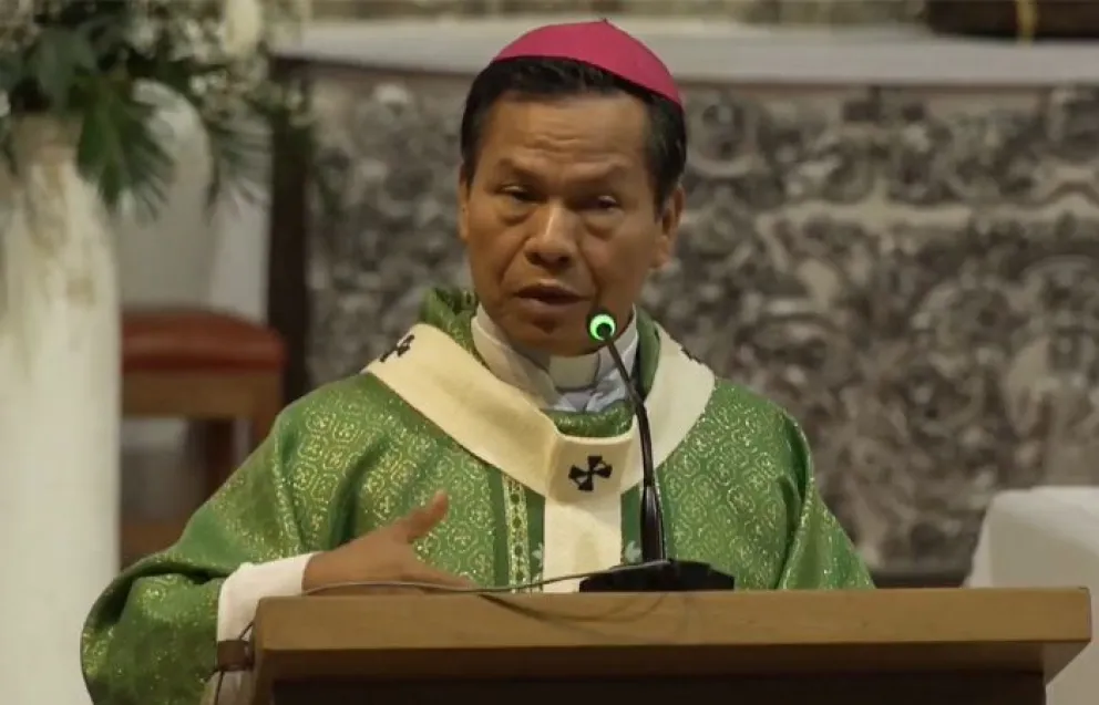 El arzobispo de Santa Cruz, René Leigue, en la ceremonia religiosa de hoy. Foto; Erbol