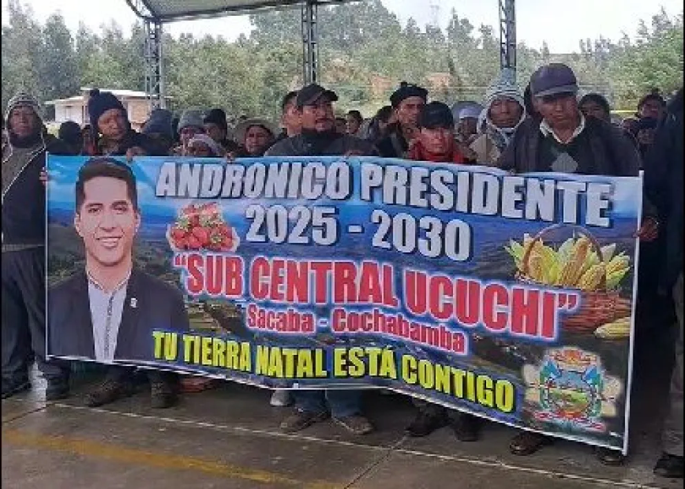 Miembros de la subcentral Ucuchi, de Sacaba, proclamaron candidato presidencial al senador Andrónico Rodríguez. Foto: Central Ucuchi