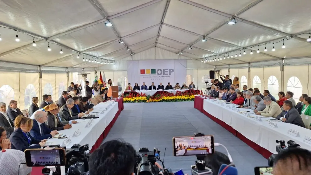 El encuentro convocado por el TSE. Foto: Mirna Echave / Visión 360 