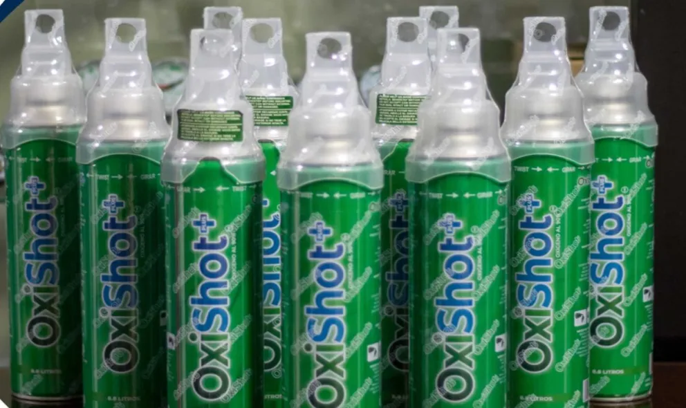 Imagen referencial de envases de oxígeno portátiles. Foto: Oxytex.
