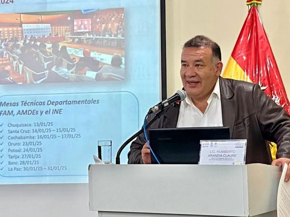 El director del INE, Humberto Arandia, en conferencia de prensa. Foto: ABI