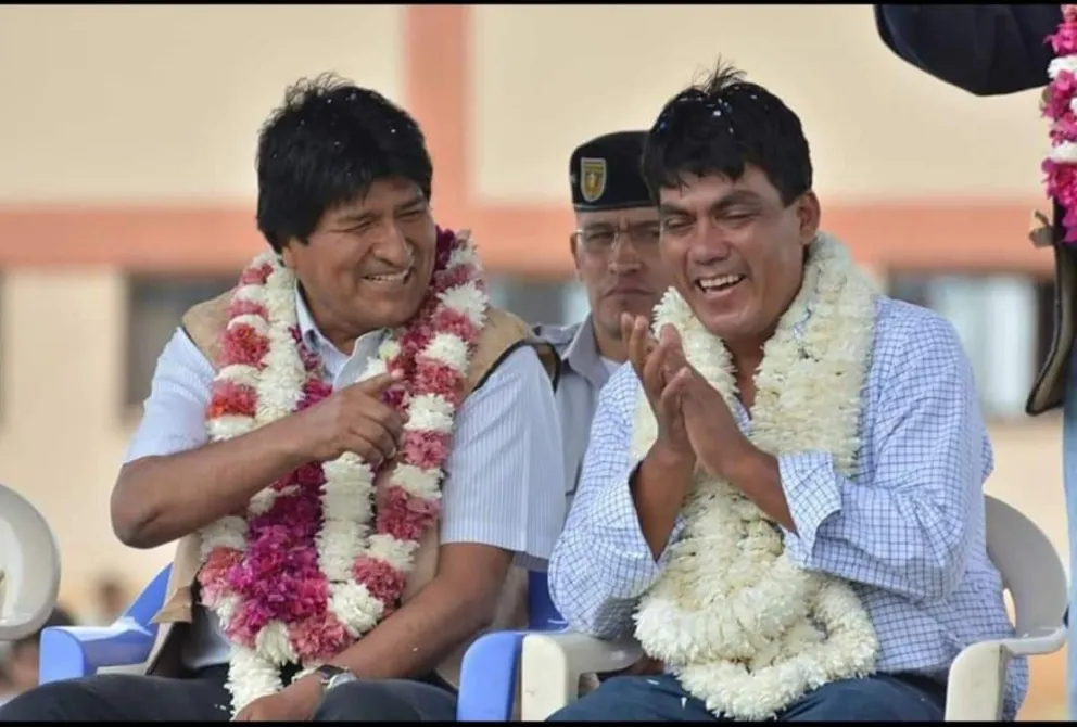 El expresidente Evo Morales y el diputado Héctor Arce en una actividad anterior. Foto: Facebook Héctor Arce