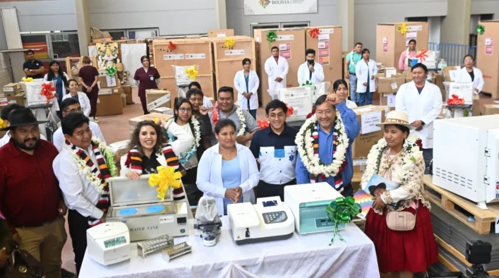 El presidente Luis Arce en la entrega de equipamiento en Cochabamba. Foto: ABI