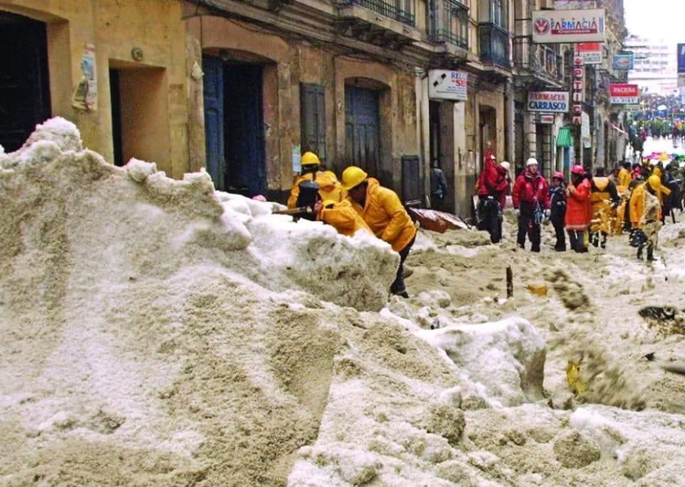 El hielo acumulado en la calle Honda. Foto: Blogger