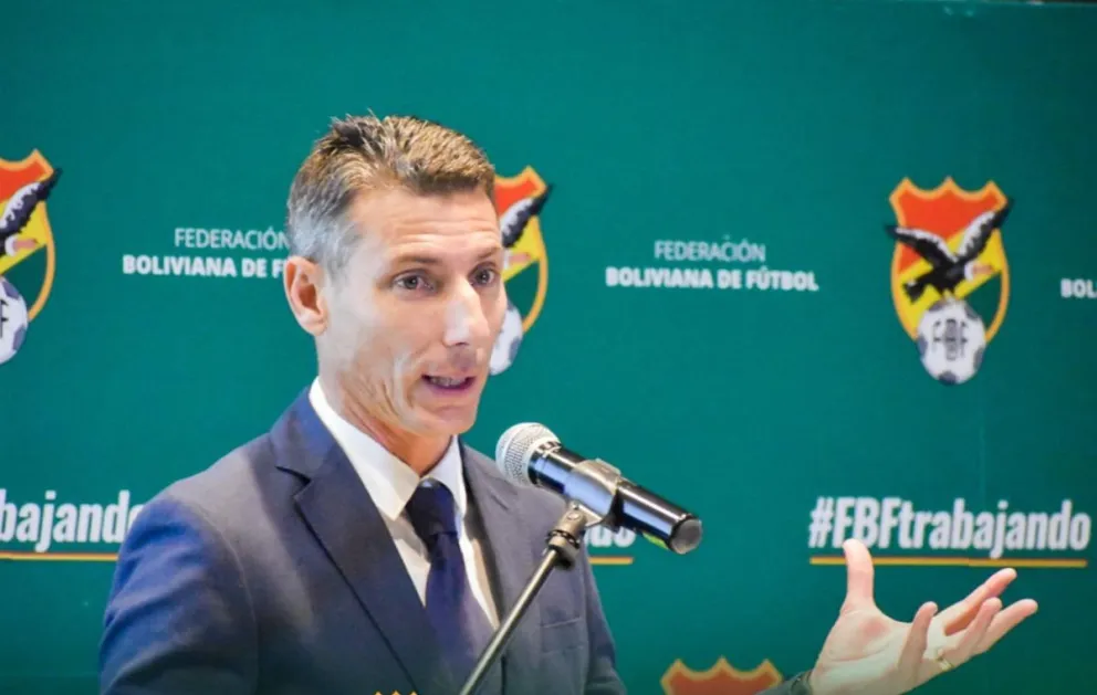 Escobar durante un acto anterior de la Federación Boliviana de Fútbol. Foto: FBF.