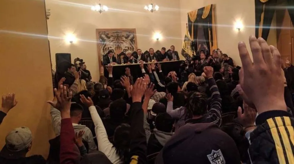 Una asamblea de The Strongest que se realizó para modificar el anterior estatuto. Foto: AD
