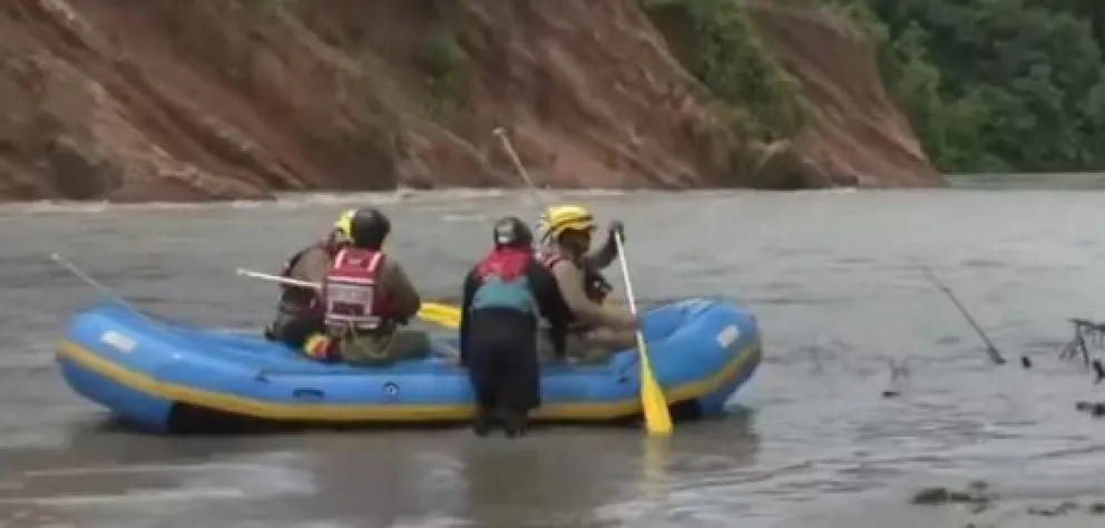 Los equipos de rescate en el Trópico de Cochabamba, este sábado. Foto: Captura de video