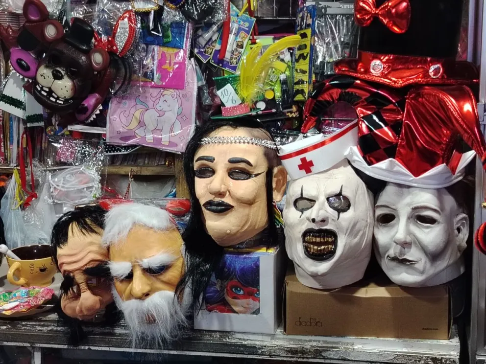 Las máscaras requeridas para los festejos de Carnaval. Foto: Leny Chuquimia / Visión 360