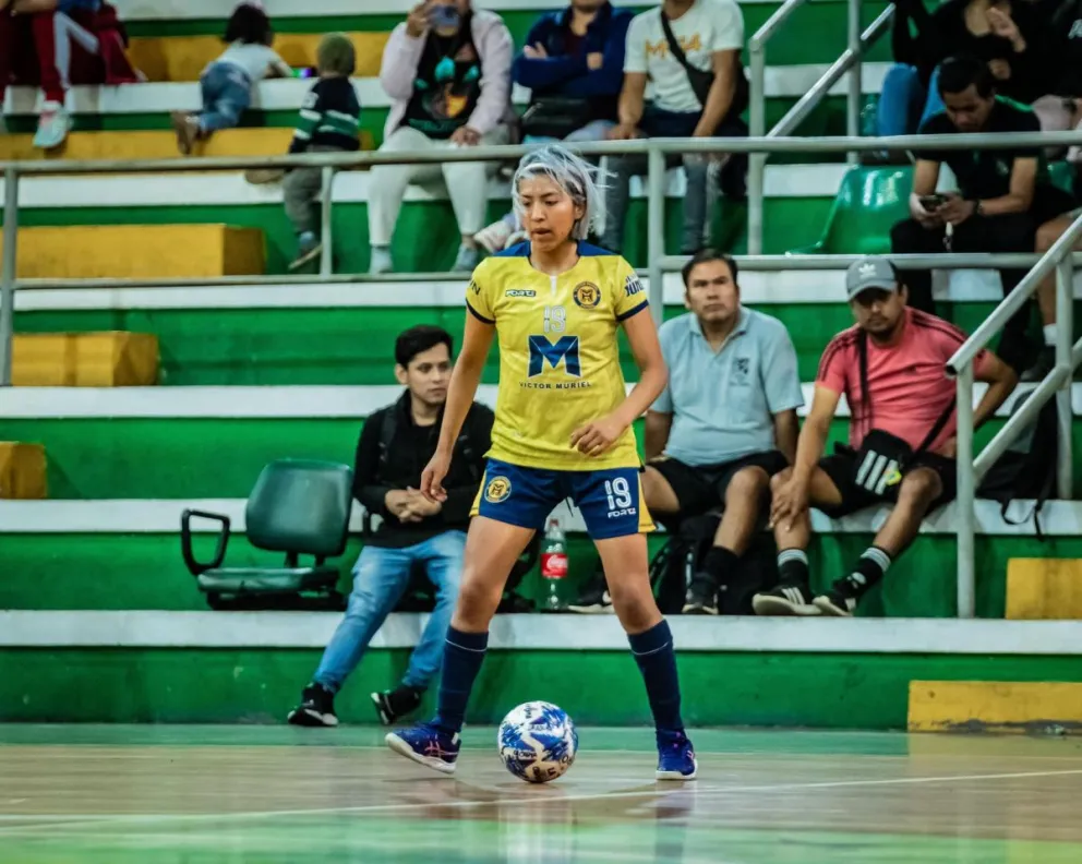 Ticona en su faceta como jugadora de Víctor Muriel. Foto: Karla Ticona.