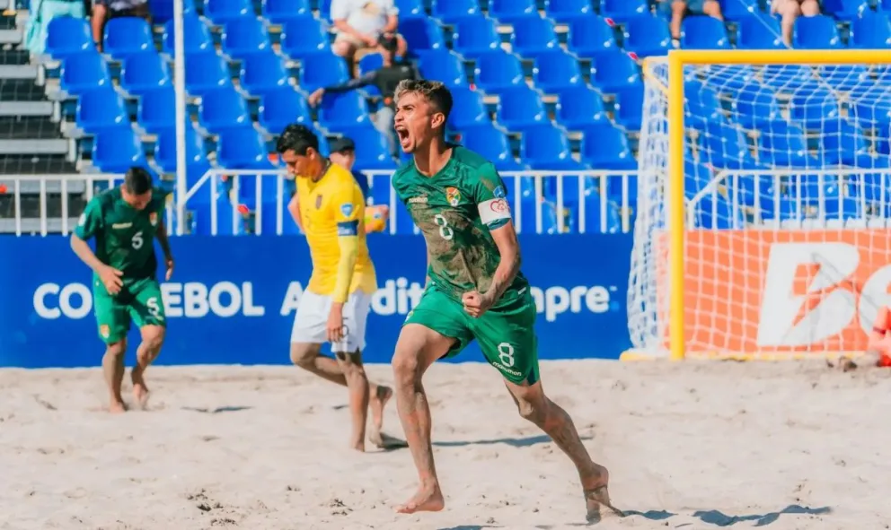 El boliviano Dudy Chávez celebra con euforia el gol del triunfo de la Verde. Foto: Conmebol.