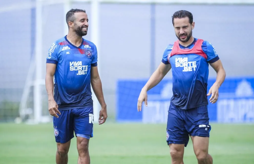 Los jugadores del Bahía Caio Alexandre (izq.) y Everton Ribeiro durante el cierre de entrenamientos. Foto: EC Bahía
