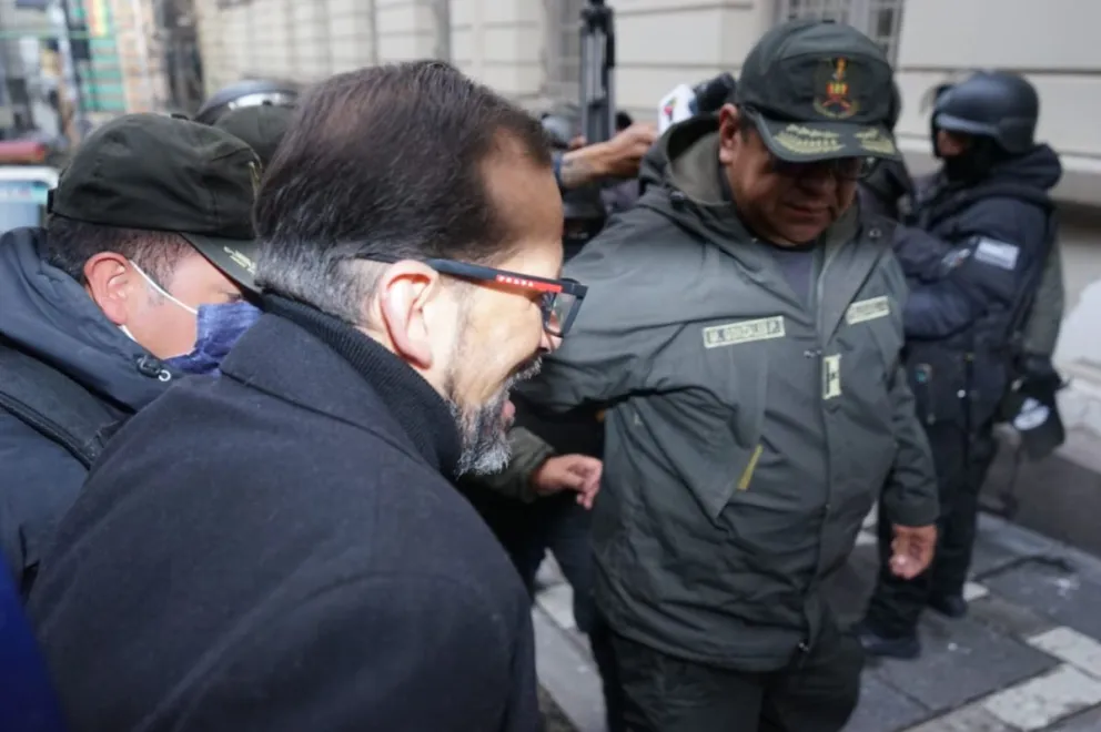 Luis Fernando Camacho este viernes al llegar a los tribunales. Fotos: APG