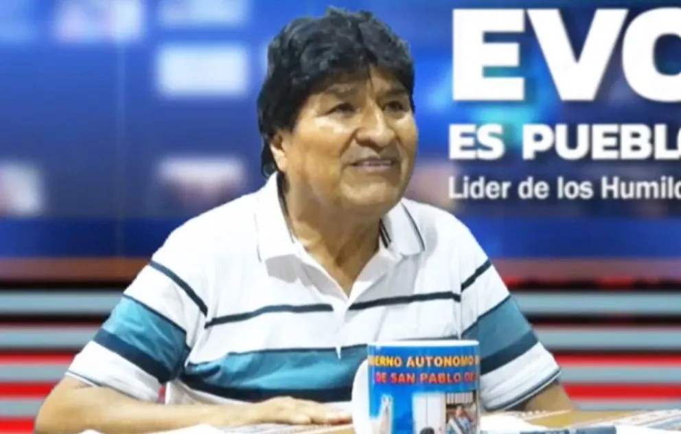 El expresidente Evo Morales en su entrevista dominical en la radio Kawsachun Coca. Foto: Captura