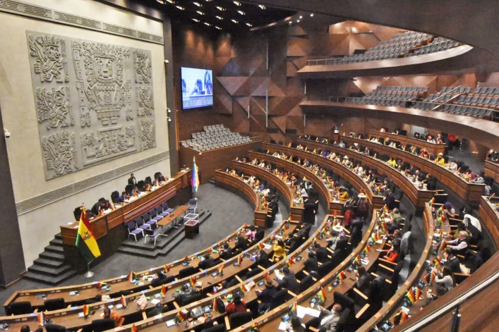 Advierten que la actual Asamblea Legislativa ya no le queda tiempo para analizar y aprobar el PGE 2026. Foto: ABI