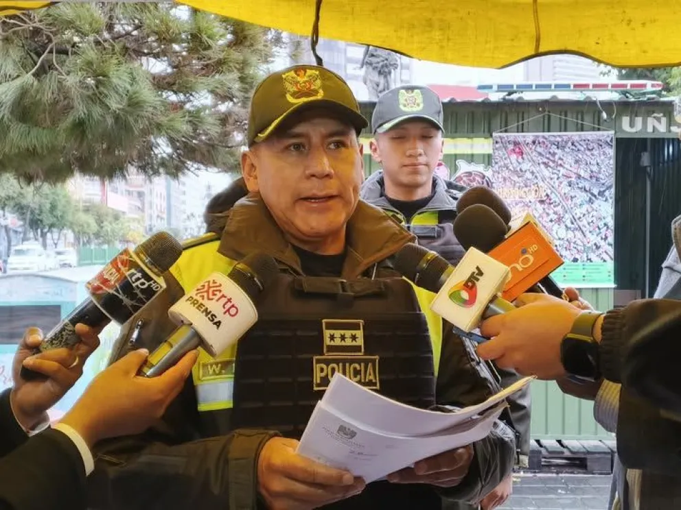 El subcomandante de la Policía de La Paz, Willy Paz en declaraciones a los medios. Foto: DTV