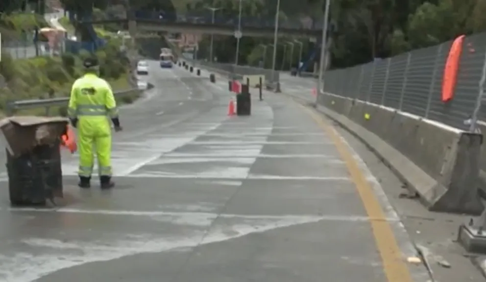 El corte de vías en un sector del área afectada. Foto: Captura Bolivia Tv