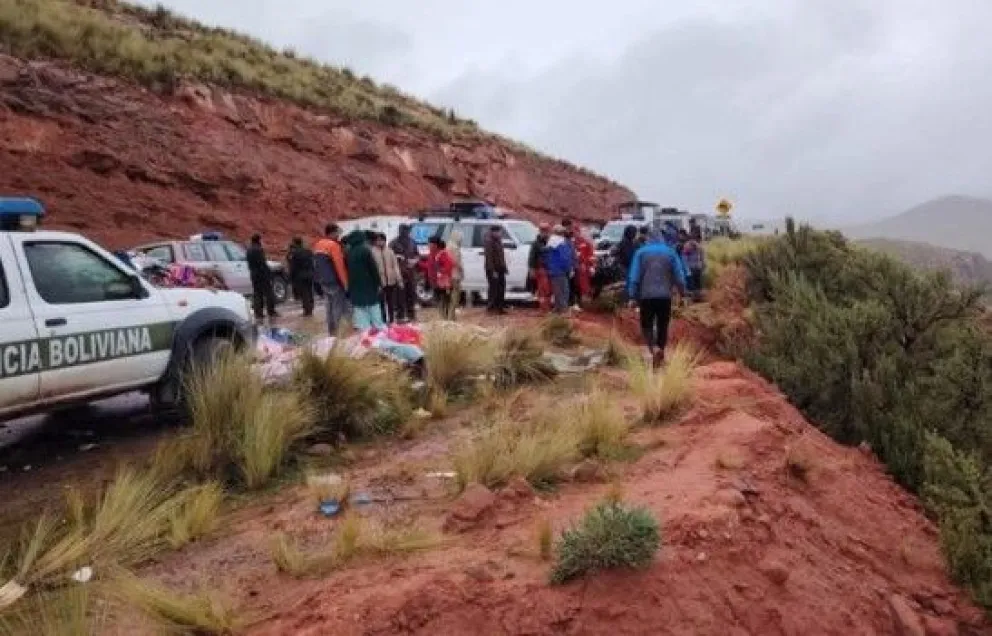 Una imagen del accidente ocurrido el lunes en la vía Potosí - Oruro. Foto: El Potosí
