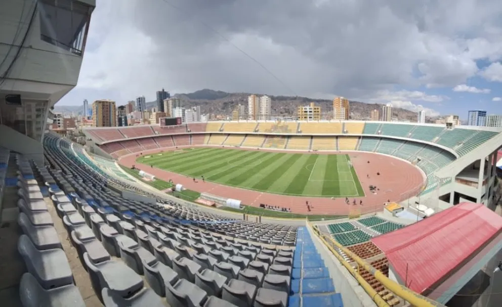Vista panorámica del estadio Hernando Siles. Foto: Jorge Asturizaga. 