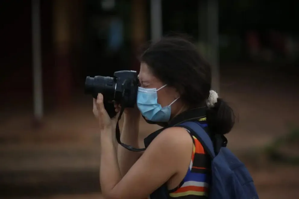 Una fotorreportera boliviana. FOTO: Fundación para el periodismo