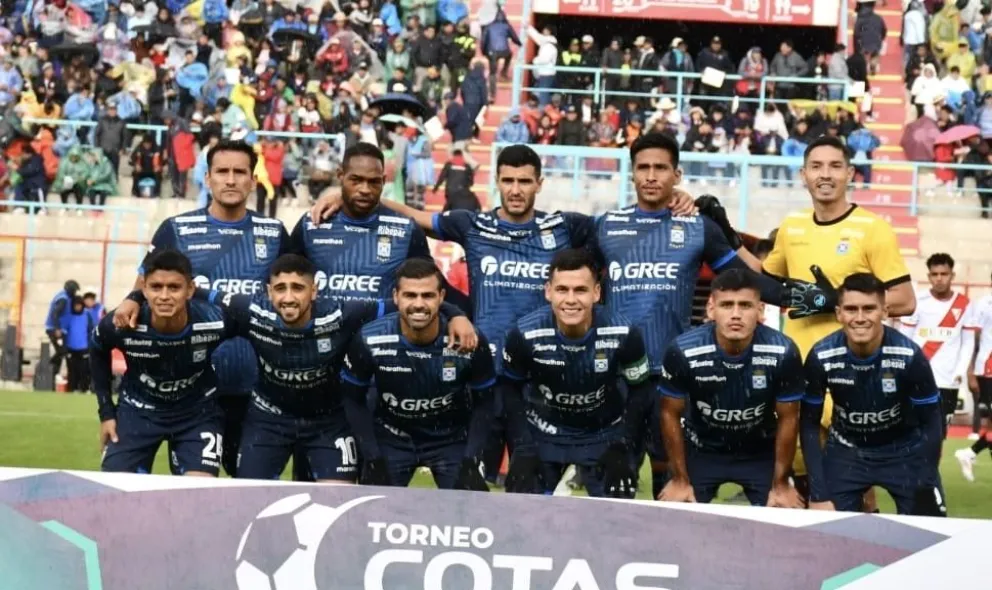 Formación de Blooming, primer finalista del certamen amistoso. Foto: APG 