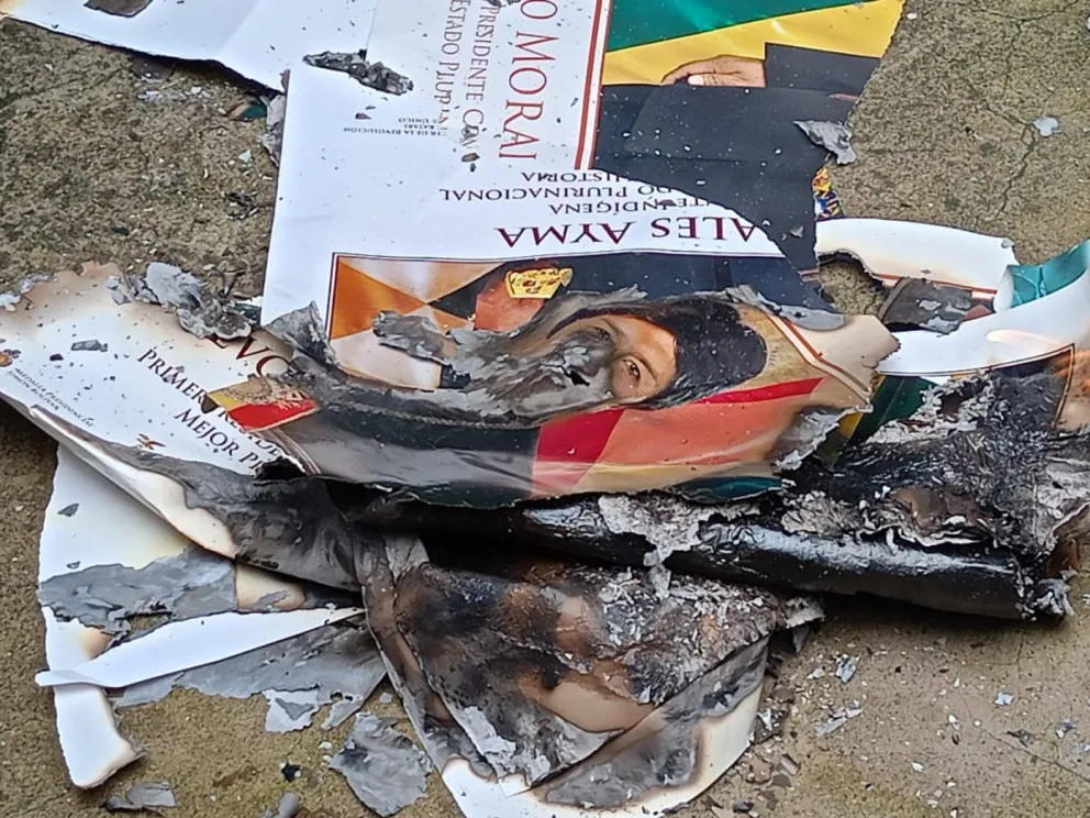 Las imágenes de Morales a las que les prendieron fuego. Foto: Prensa Rolando Cuéllar