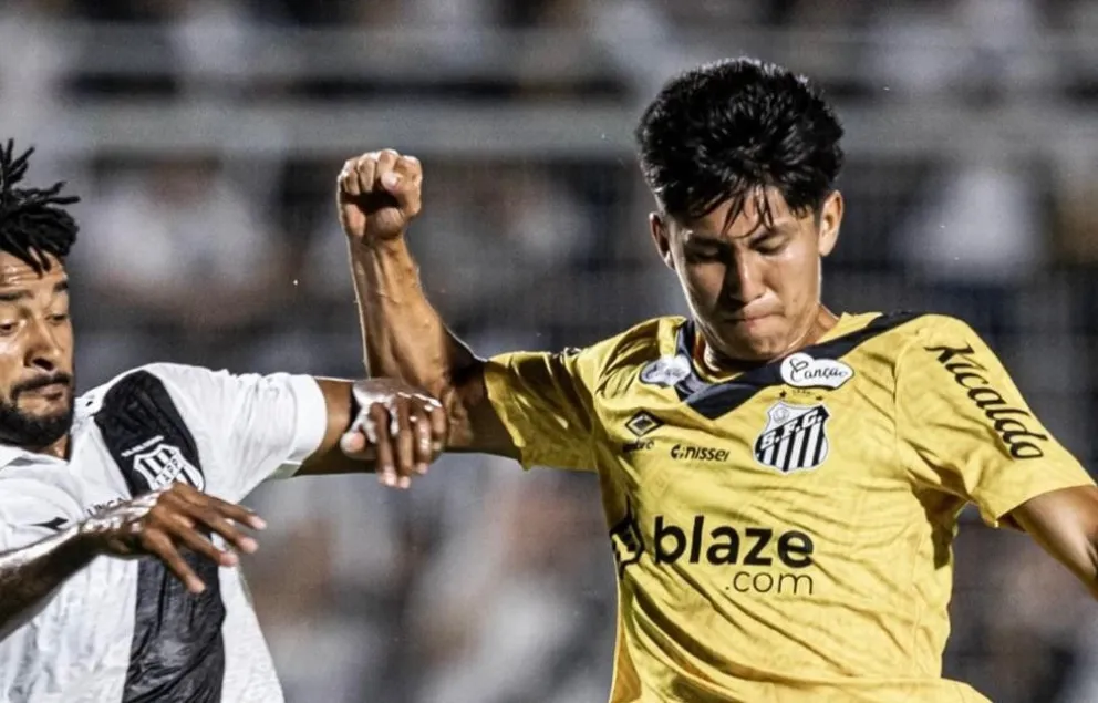 Miguel Terceros (der.) en un partido por el Torneo Paulista. Foto: Santos FC.
