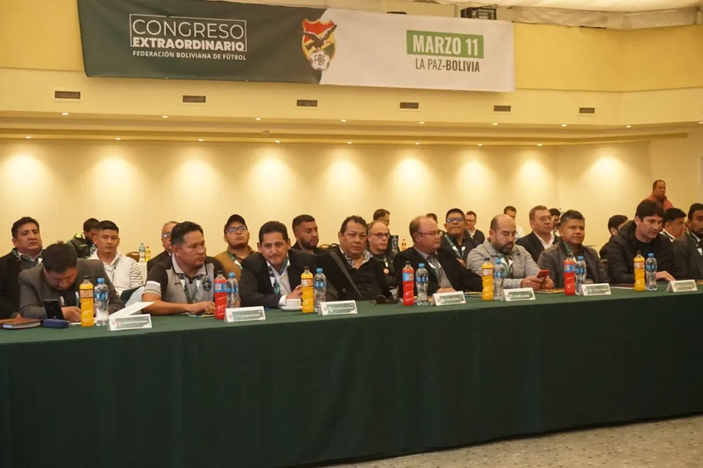 Dirigentes de clubes aprobaron la temporada 2025. Foto: APG.